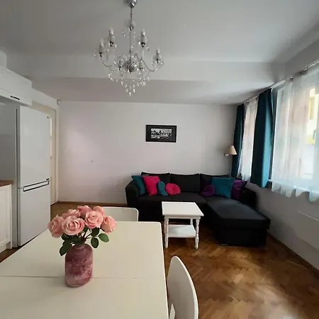 Lovely 1-bedroom With Patio 公寓 *